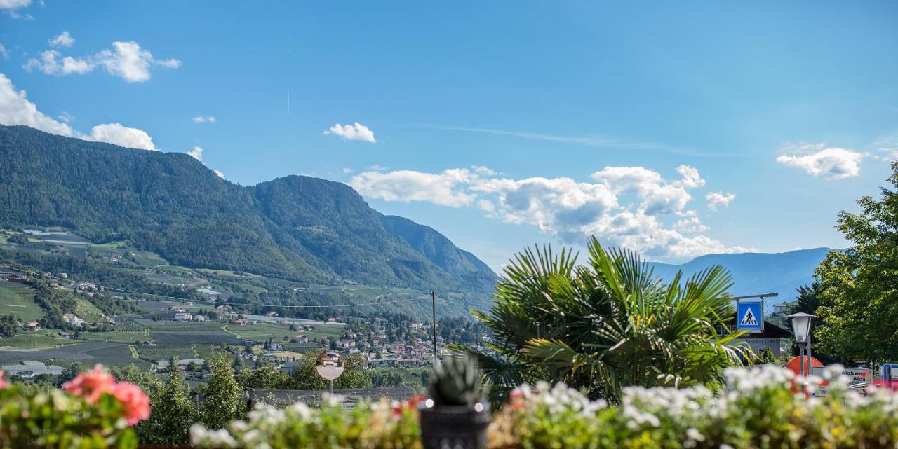 Hotel Eichenhof Tirolo Exteriör bild