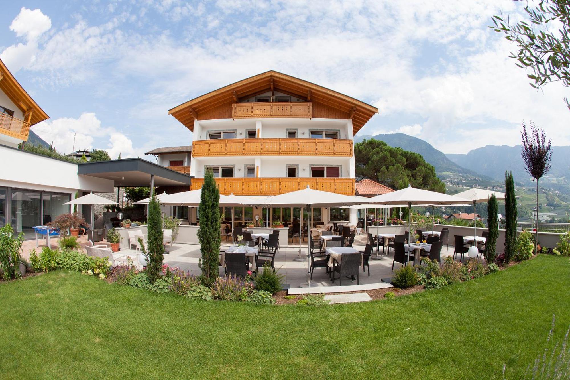 Hotel Eichenhof Tirolo Exteriör bild